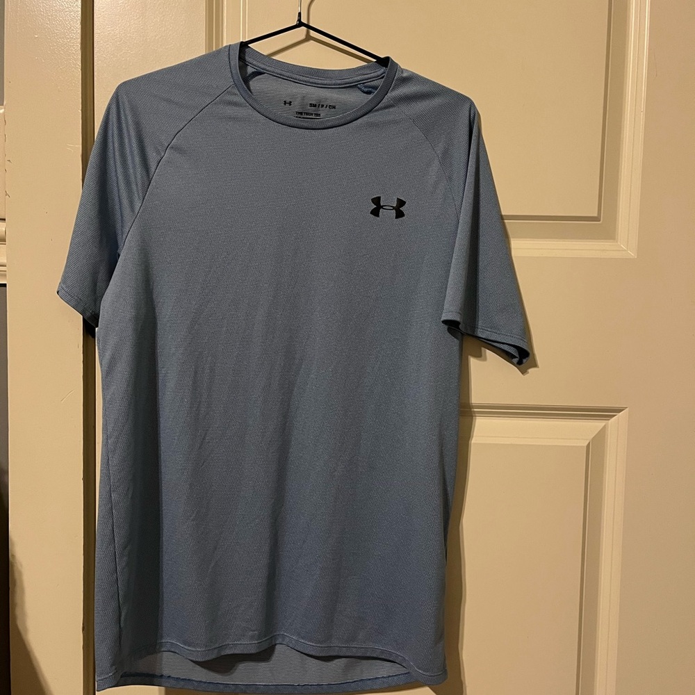 Men’s Under Armour Small Light Blue Short Sleeve Training Shirt